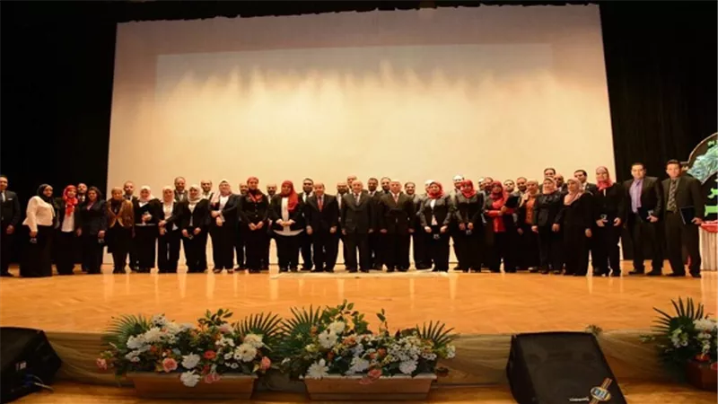 العصار يشهد تخريج الدفعة الأولى من برنامج 