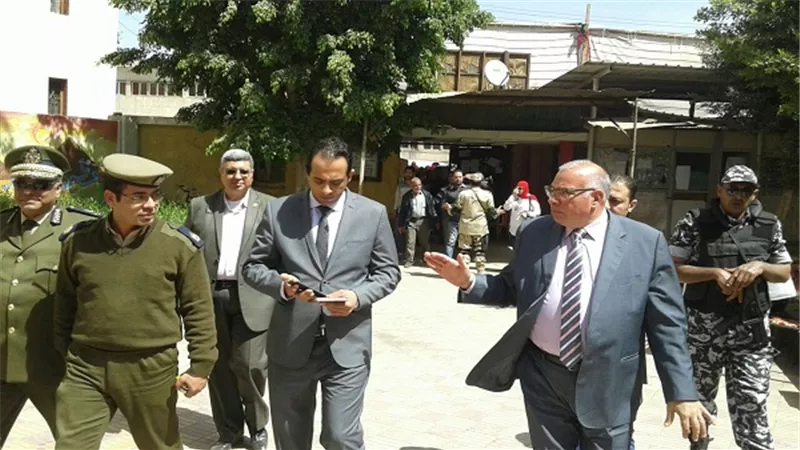 بالصور.. مدير أمن القليوبية يتفقد لجان الإنتخابات بالمحافظة