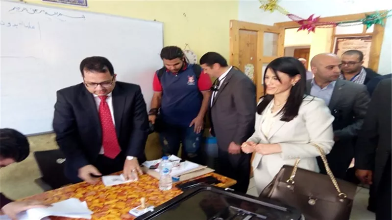 وزيرة السياحة تدلى بصوتها فى الانتخابات الرئاسية