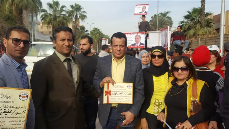 شاهد| حملة شكرا تفاجئ الناخبين بشهادة تقدير أثناء الانتخابات 