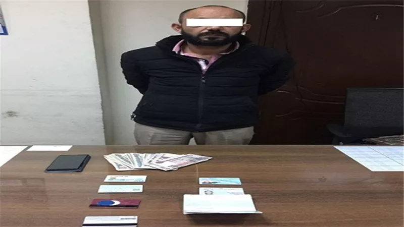 ضبط شخص لقيامه بإرتكاب وقائع تزوير بيانات بطاقات الدفع الإلكترونى 