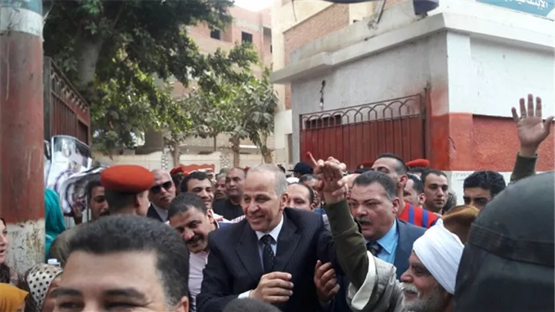 محافظ القليوبية يتفقد لجان الإنتخابات بمدينة بنها وطوخ