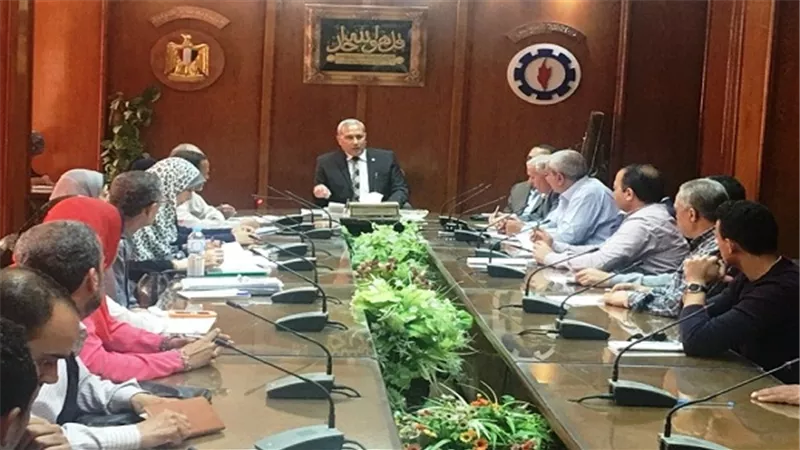 محافظ السويس يعقد اجتماعا مع اجهزتة لمناقشة عدد من الموضوعات باملاك الدولة