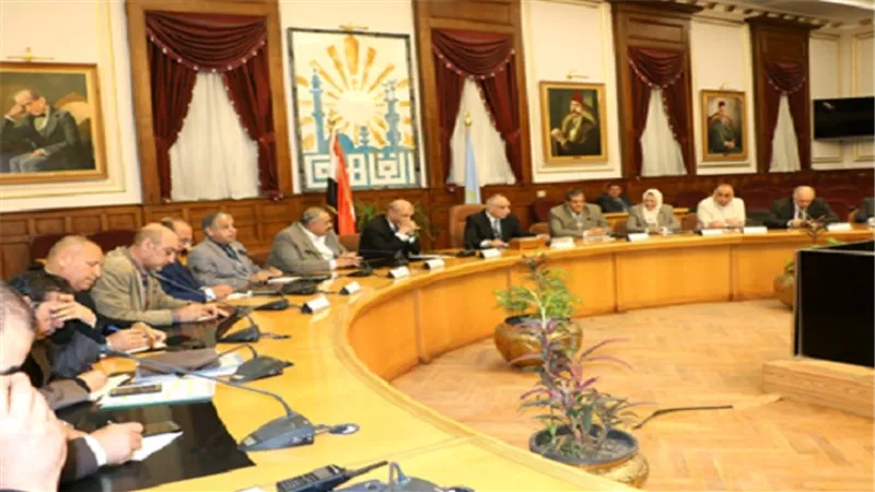 محافظ القاهرة يوجه رؤساء أحياء بمراجعة كافة الكنائس والشوارع المحيطة بها بمناسبة عيد القيامة