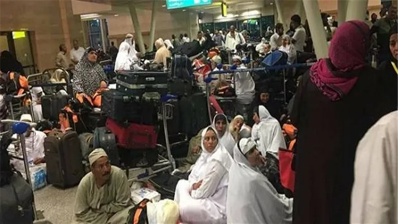 اخيراً.. وزارة السياحة تتدخل لحل أزمة المعتمرين