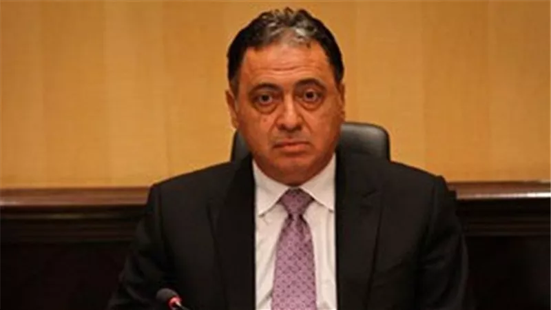 وزير الصحة والسكان يستدعي رئيس هيئة التأمين الصحي