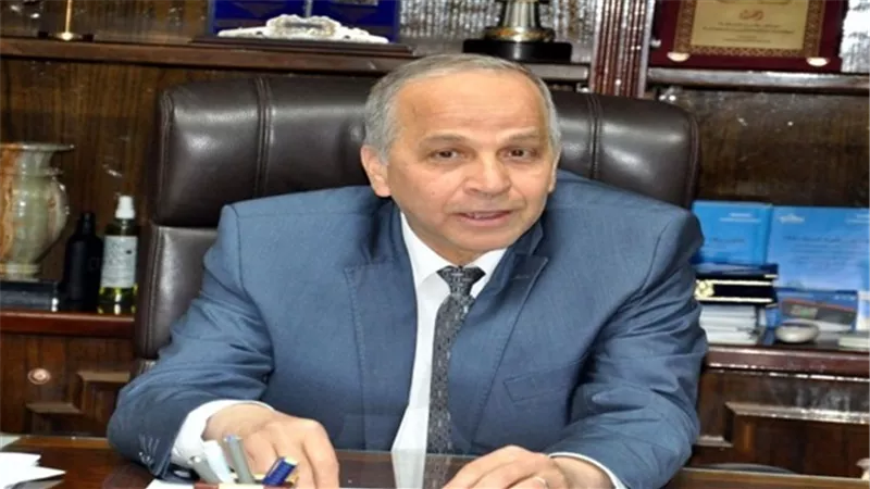 محافظ القليوبية يعنف مسئول وزارة الكهرباء بسبب تقاعسه عن العمل