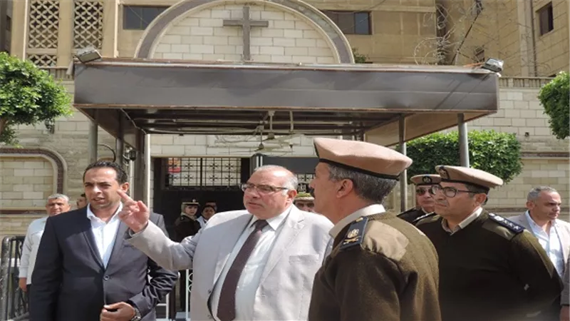 بالصور.. مدير أمن القليوبية يتفقد الحالة الأمنية بمحيط الكنائس
