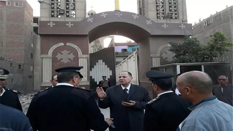 مدير أمن الجيزة يتفقد الخدمات الأمنية بمحيط الكنائس 