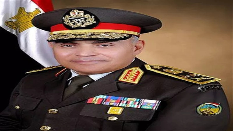 وزير الدفاع ينيب وفداً من كبار القادة لتقديم التهنئة بمناسبة عيد القيامة المجيد