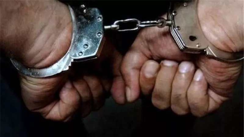 القبض على عاطل بحوزته أقراص مخدرة أثناء إدخالها لمسجون بمركز كفر شكر
