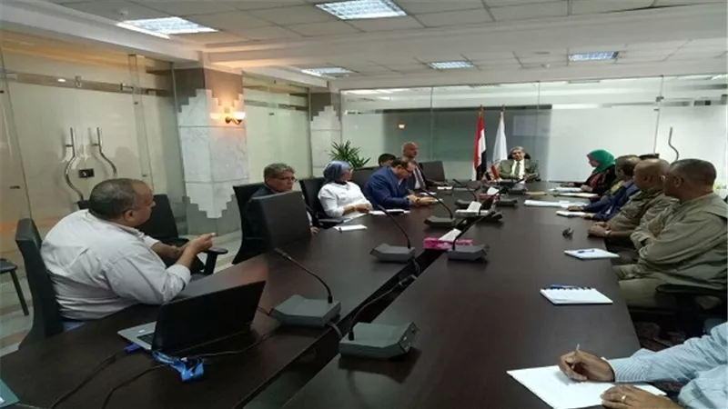 وزير البيئة يستعرض مقترح لرفع كفاءة بحيرة قارون وأعمال تطوير محمية وادي الريان