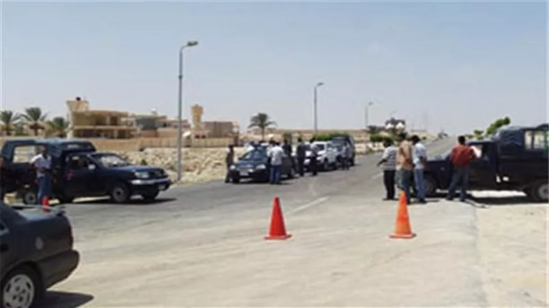 هروب مجهول القي حقيبة علي كمين أمني بالعبور