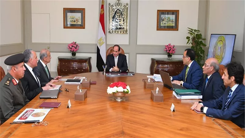السيسي يجتمع مع رئيس الوزراء ووزراء الاسكان والري والزراعة