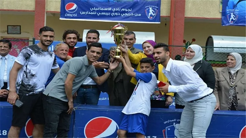 التعليم تفتتح ملعب لكرة القدم الخماسية بالإسماعيلية
