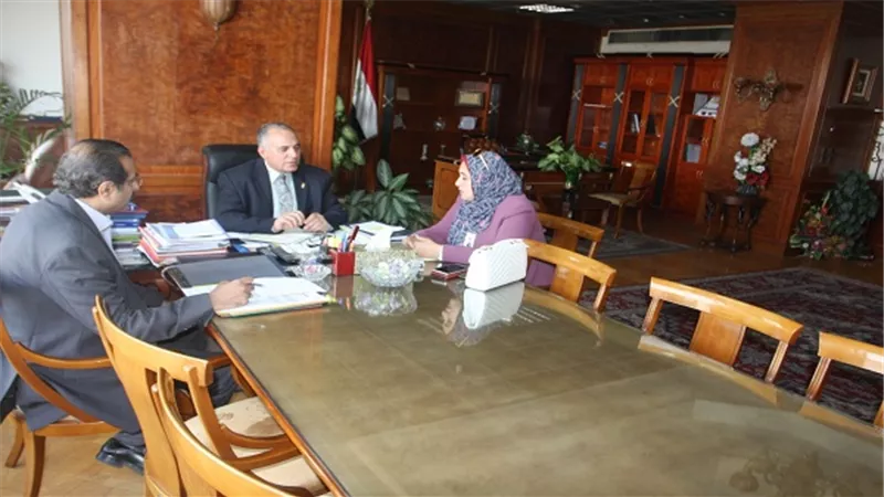 وزير الرى يبحث آليات العمل لحساب الميزان المائى المصرى وقياسة بكل دقه