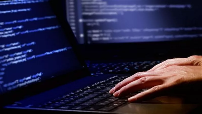 ضبط تشكيل عصابى تخصص فى الإستيلاء على المبالغ المالية من الحسابات البنكية بإحدى الدول الأجنبية