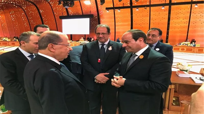 السيسي يلتقي على هامش القمة العربية بالرئيس اللبناني