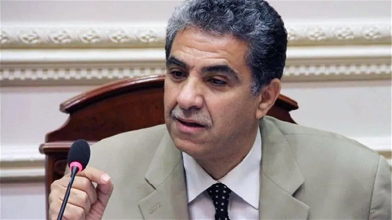 فهمي يشارك في القمة العالمية للأعمال الخضراء بأبوظبي