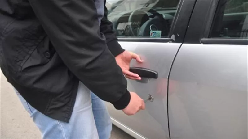 ضبط تشكيل عصابي لسرقة السيارات ببنها