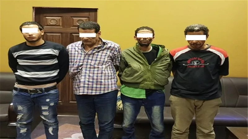 ضبط أربعة أشخاص لقيامهم بسرقة سيارة أجرة