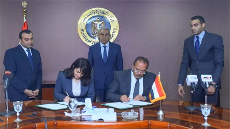 قابيل يشهد توقيع اتفاق بين مركز تحديث الصناعة وهيئة تنمية الصادرات