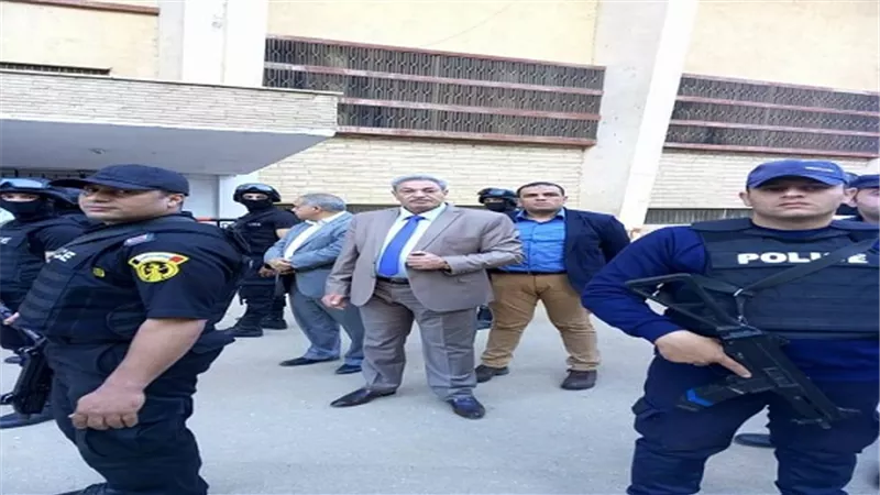 اصطدام سيارتان يؤدي الي انهيار كوبري بسنديلة وانقلاب دراجة بخارية بالدقهلية