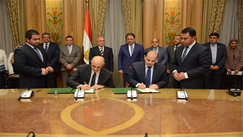 تعاون بين 