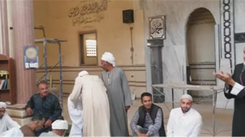 شاب أرمينى يعتنق الإسلام فى مسجد أحمد ابن إدريس بالأقصر