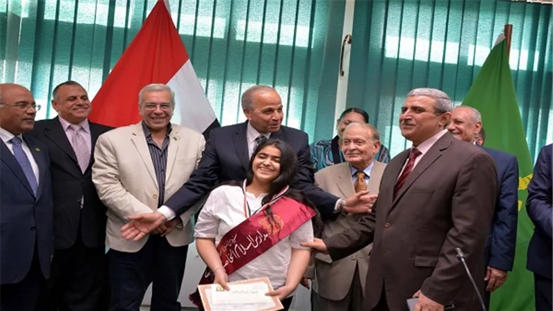 محافظ القليوبية يكرم الطلاب المتفوقين بمدرسة السلام الخاصة ببنها