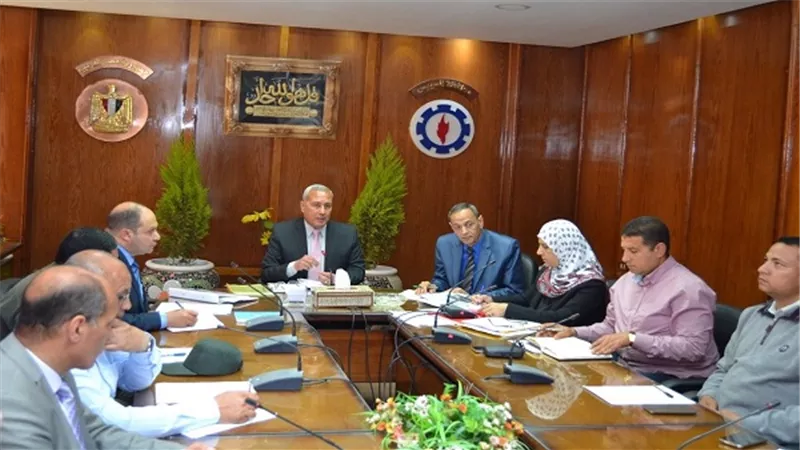 محافظ السويس يطالب اجهزتة باليقظة ورفع درجة الاستعداد لمواجهة  السيول