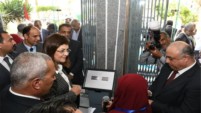 وزيرة التخطيط تفتتح مركز تكنولوجي حي فيصل بالسويس