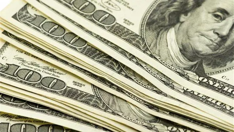 الدولار يستقر في البنوك والسوق السوداء.. تعرف على السعر