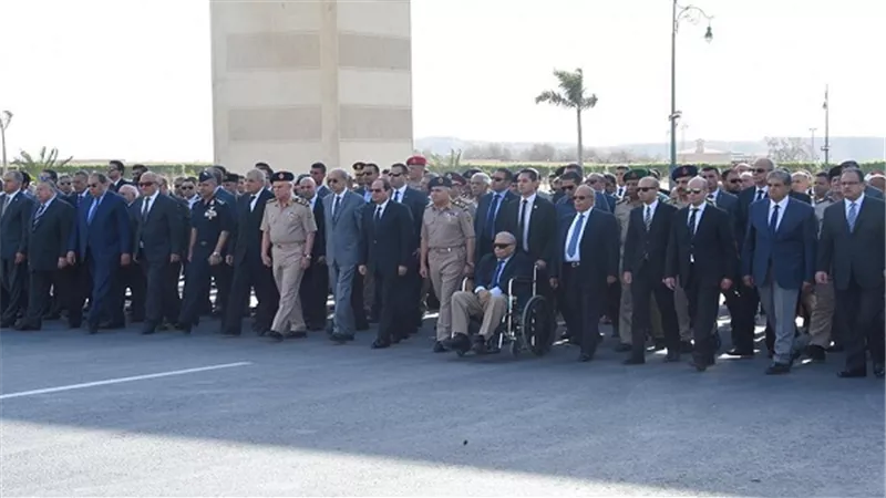الرئيس السيسى يتقدم جنازة السيد خالد محي الدين أحد أعضاء مجلس قيادة ثورة 23 يوليو