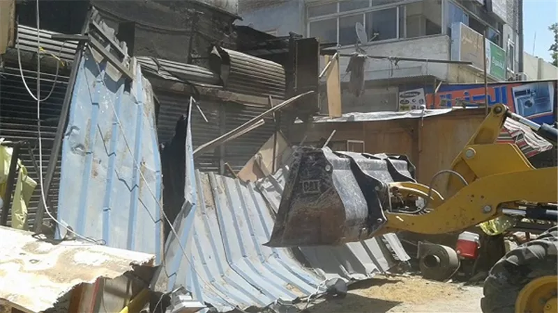 بالصور.. حملة مكبرة لأزالة التعديات والإشغالات بحي الأربعين