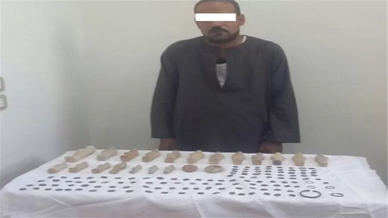 ضبط أحد الأشخاص لحيازته 147 قطعة بأسيوط