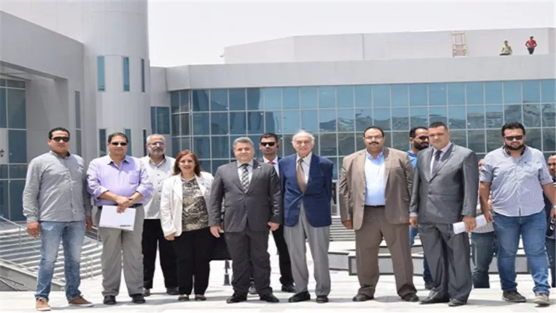 لجنة القطاع بالأعلي للجامعات تزور منشأت طب اسنان بنها الجديده