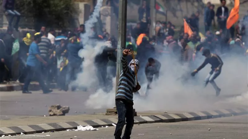 استشهاد شخص وإصابة 37 فلسطينيا.. هنا التفاصيل