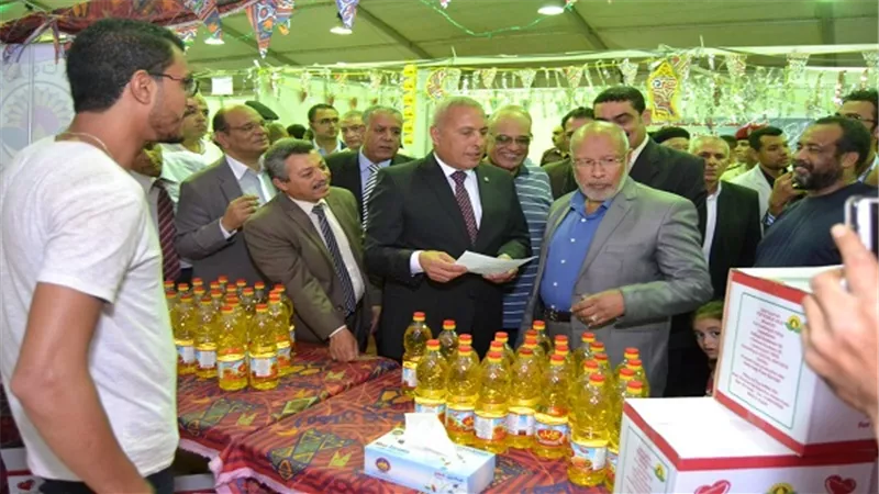  بالصور .. قيادات السويس يفتتحون معرض أهلاً رمضان وسط إقبال كبير من المواطنين