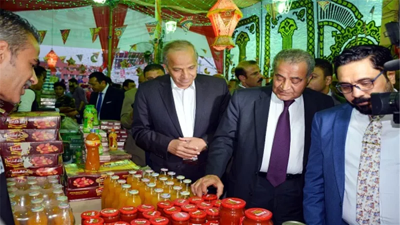 بالصور .. وزير التموين ومحافظ القليوبية يفتتحان معرض أهلا رمضان بميدان المؤسسة بشبرا الخيمة