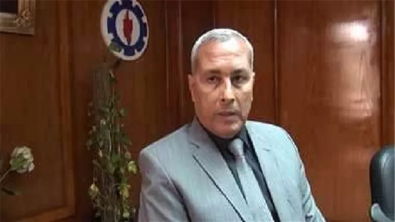 محافظ السويس  يغلق ويشمع 11 محلا متنوعة باحياء السويس والاربعين
