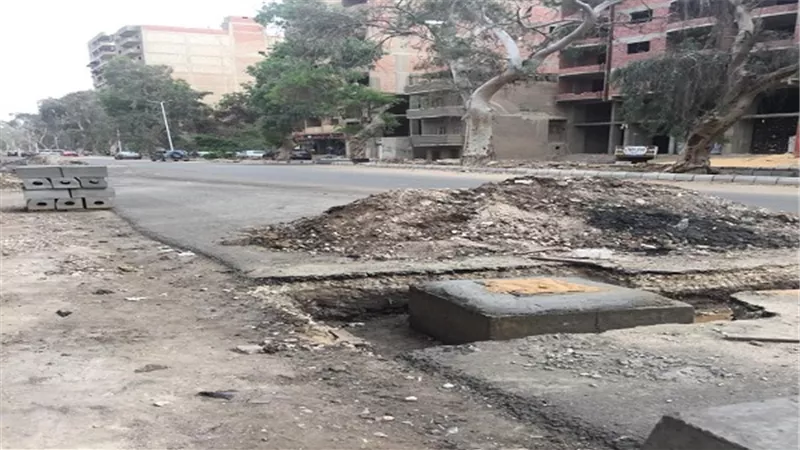 الجيزة توضح: اعمال الحفر بطريق المريوطيه لانشاء بلاعات الامطار وتتم وفقاً للمواصفات الفنية