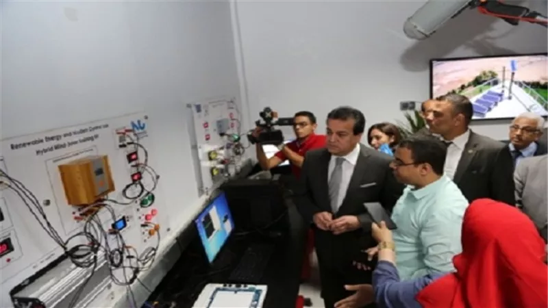وزير التعليم العالي  يشهد فعاليات افتتاح منظومة دعم الصناعة المحلية
