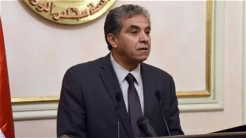 وزير البيئة في حوار مفتوح مع طلاب جامعة أكتوبر