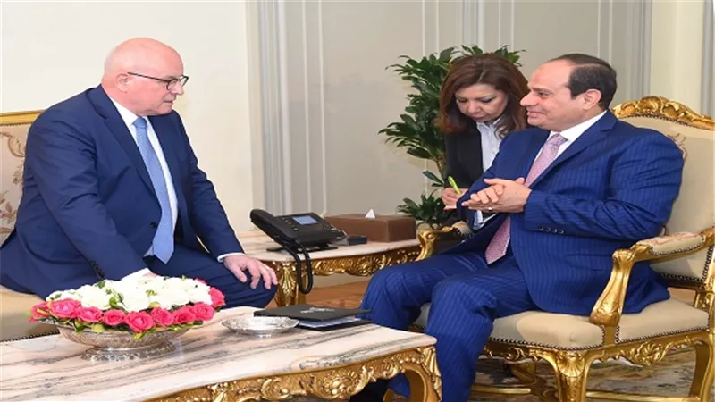 السيسي يستقبل زعيم الأغلبية البرلمانية الألماني