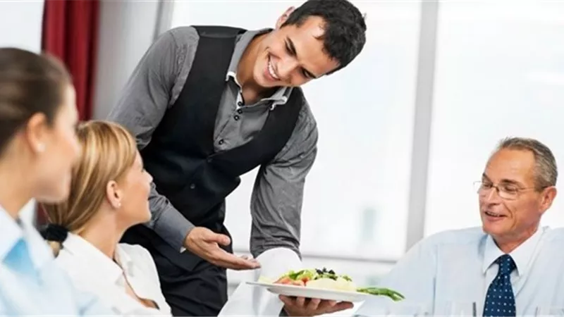 تعرّف على حيل المطاعم لدفعك إلى إنفاق المزيد من النقود