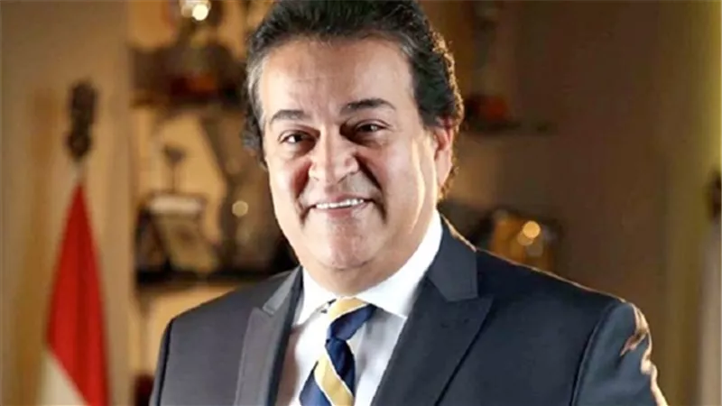 عبد الغفار يتلقى تقريرًا حول ترتيب الجامعات المصرية في التصنيف العالمي للجامعات (CWUR) لعام 2018