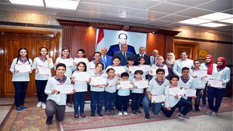 محافظ القليوبية يكرم الطلاب المتفوقين بمدرسة العالمية الدولية ببنها