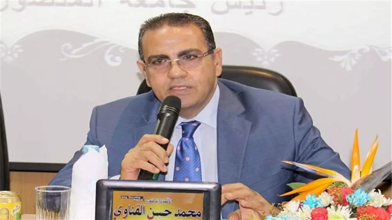 اجتماع خاص لرئيس جامعة المنصوره وفريق زراعة النخاع بمركز الاورام