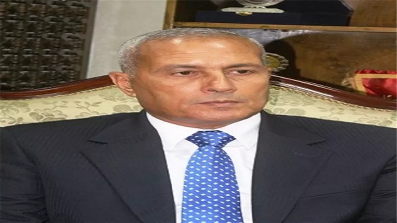 محافظ السويس يفتتح معرض للمفروشات والملابس والادوات المنزلية 